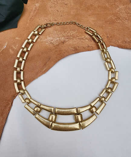 Collar AINES