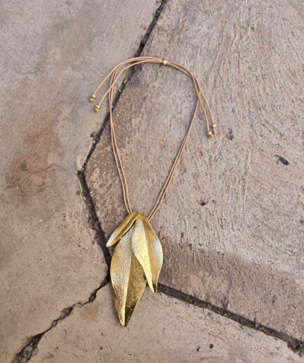 Collar Ludmila Oro