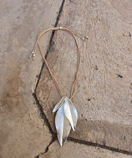 Collar Ludmila Plata