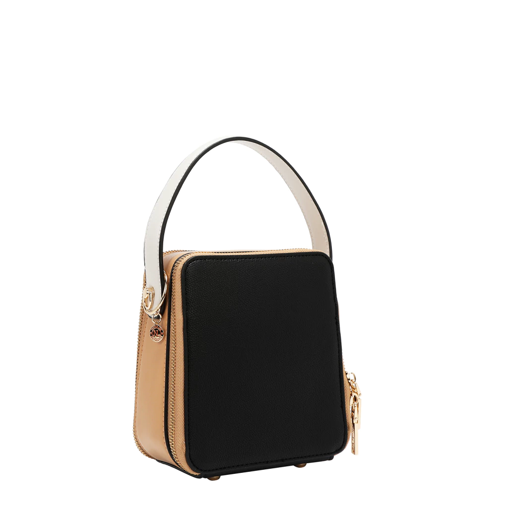 p17489-black-back-angle-4d9ab3bc3acdab9e7517581347110093-1024-1024